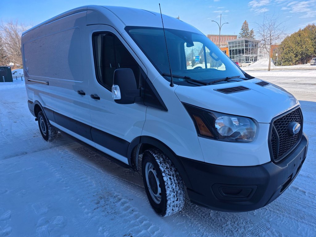 Ford Transit Cargo Van T-250 Medium Roof 148' 2021 à Repentigny, Québec - 11 - w1024h768px