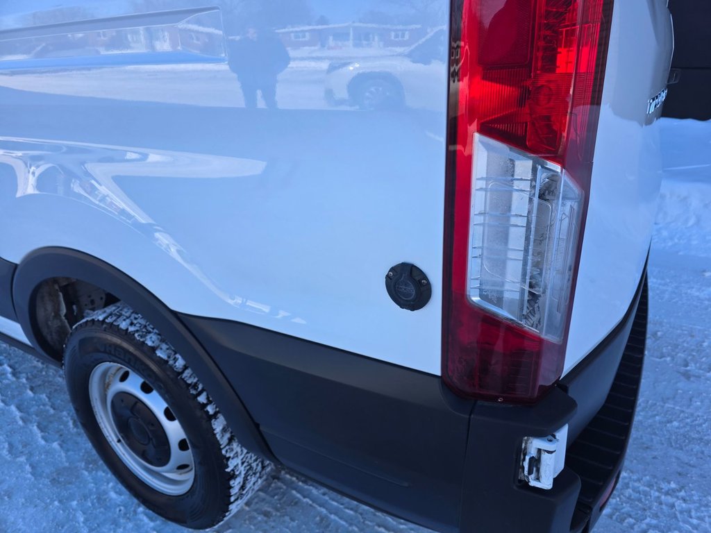 Ford Transit Cargo Van T-250 Medium Roof 148' 2021 à Repentigny, Québec - 6 - w1024h768px