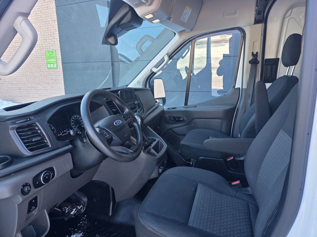 Ford Transit Cargo Van T-250 Medium Roof 148' 2021 à Repentigny, Québec - 12 - w1024h768px
