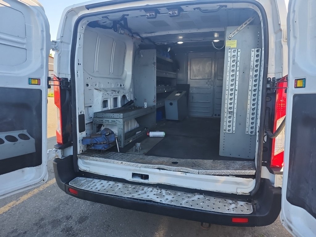 2021 Ford Transit Cargo Van T-250 Low Roof 130' in Repentigny, Quebec - 4 - w1024h768px
