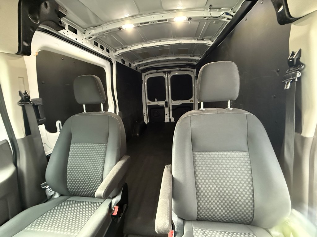 2022 Ford Transit Cargo Van T-250 Medium Roof 130’ in Saint-Sulpice, Quebec - 15 - w1024h768px