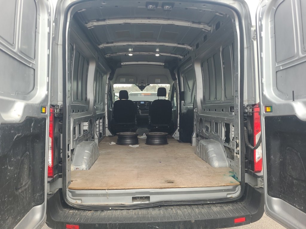 Ford Transit Cargo Van T-250 Medium Roof 130' 2022 à Repentigny, Québec - 3 - w1024h768px