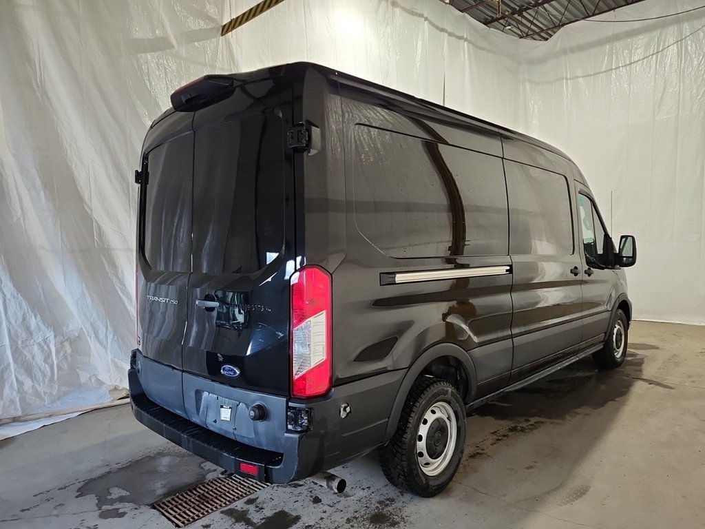 Ford Transit Cargo Van T-250 Medium Roof 148' 2022 à Repentigny, Québec - 3 - w1024h768px
