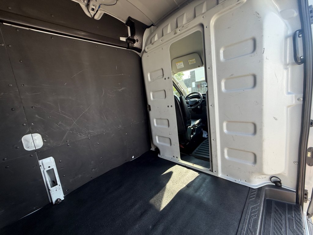 2023 Ford Transit Cargo Van T-250 High Roof EL 148' EXT AWD in Saint-Sulpice, Quebec - 12 - w1024h768px