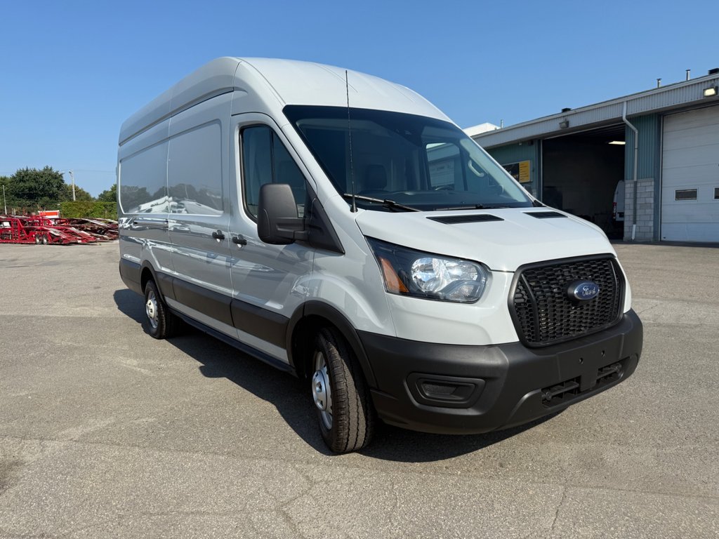2023 Ford Transit Cargo Van T-250 High Roof EL 148' EXT AWD in Saint-Sulpice, Quebec - 8 - w1024h768px