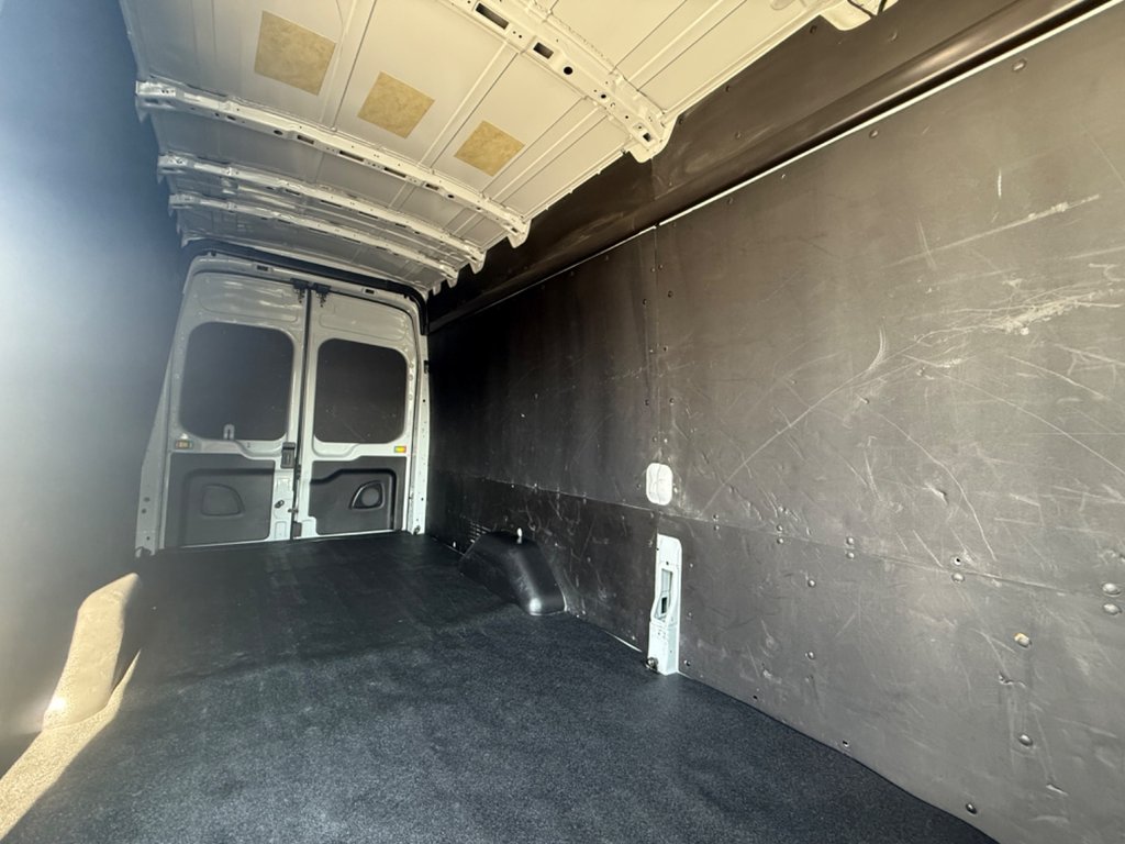 2023 Ford Transit Cargo Van T-250 High Roof EL 148' EXT AWD in Saint-Sulpice, Quebec - 11 - w1024h768px