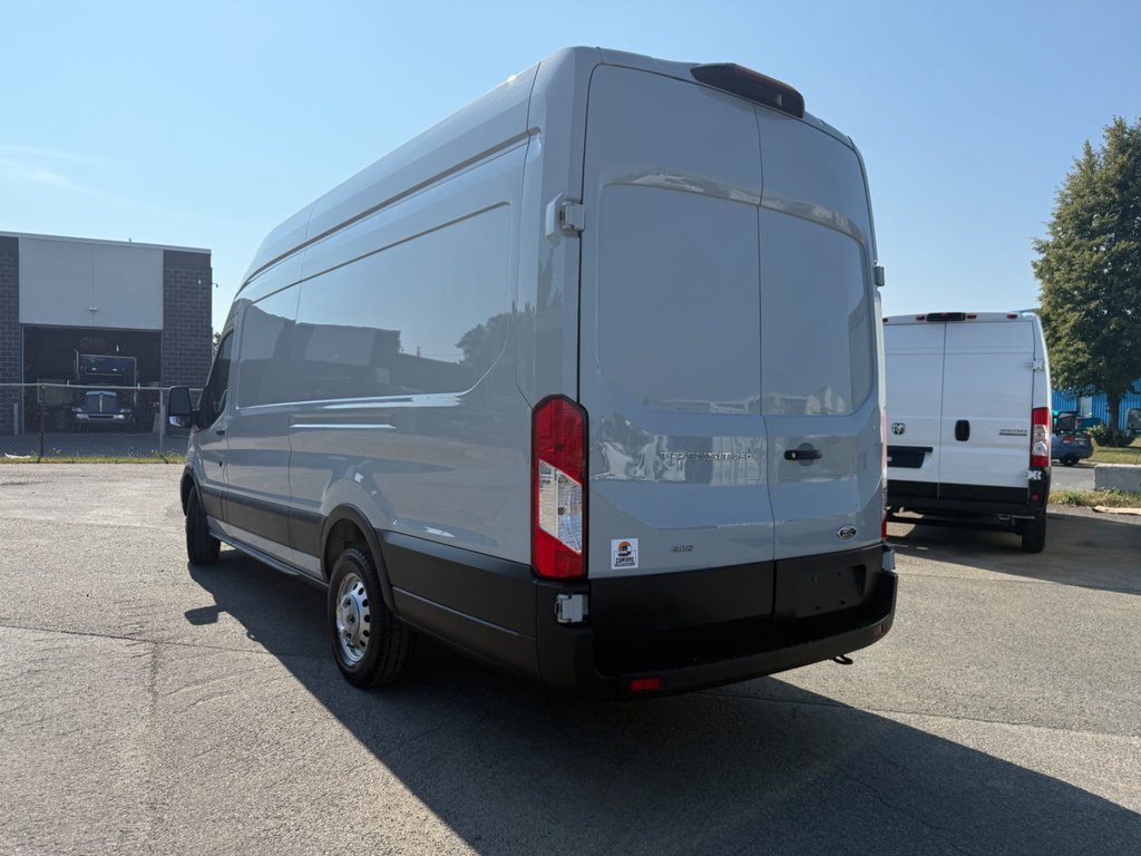 2023 Ford Transit Cargo Van T-250 High Roof EL 148' EXT AWD in Saint-Sulpice, Quebec - 4 - w1024h768px