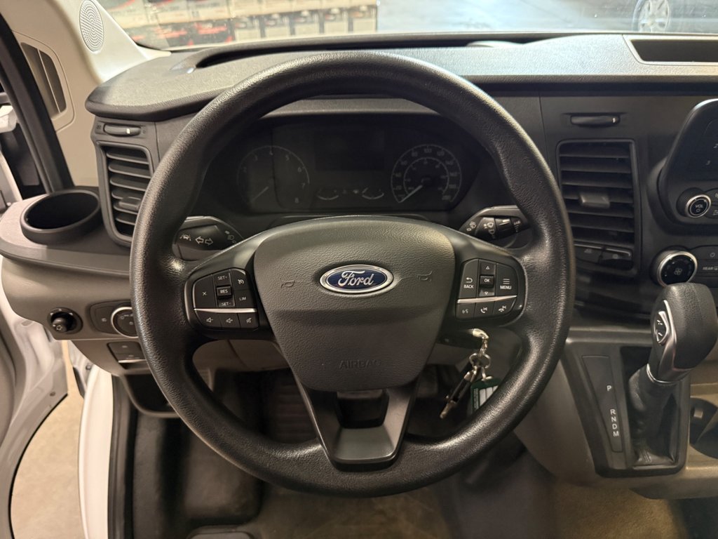 Ford Transit Cargo Van T-250 Low Roof 130' AWD 2023 à Saint-Sulpice, Québec - 18 - w1024h768px