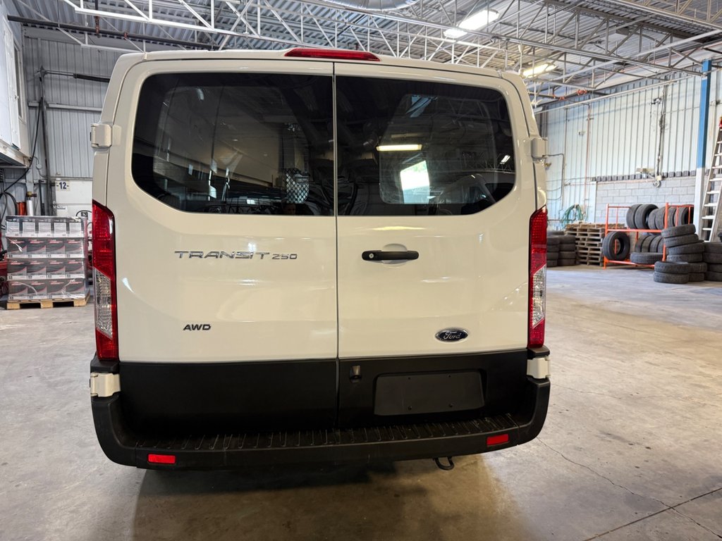 Ford Transit Cargo Van T-250 Low Roof 130' AWD 2023 à Saint-Sulpice, Québec - 5 - w1024h768px