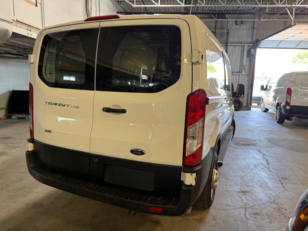 Ford Transit Cargo Van T-250 Low Roof 130' AWD 2023 à Saint-Sulpice, Québec - 6 - w1024h768px