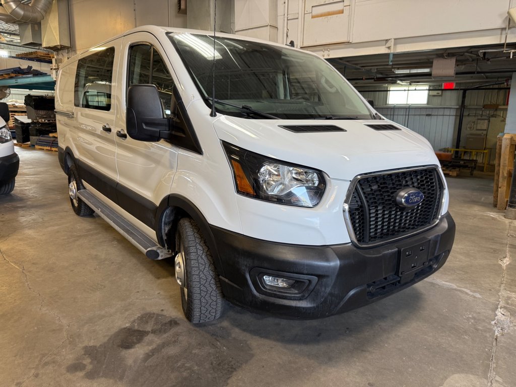 Ford Transit Cargo Van T-250 Low Roof 130' AWD 2023 à Saint-Sulpice, Québec - 8 - w1024h768px