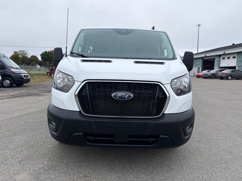 Ford Transit Cargo Van T-250 Low Roof 130' AWD 2023 à Repentigny, Québec - 7 - w1024h768px