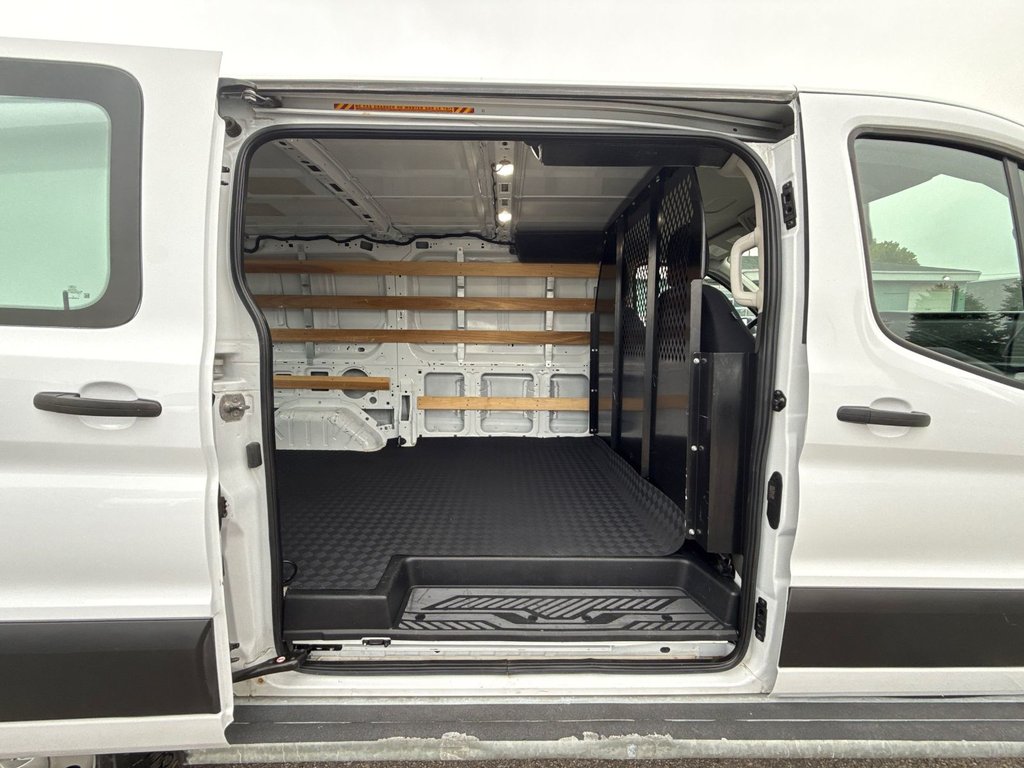 Ford Transit Cargo Van T-250 Low Roof 130' AWD 2023 à Repentigny, Québec - 10 - w1024h768px