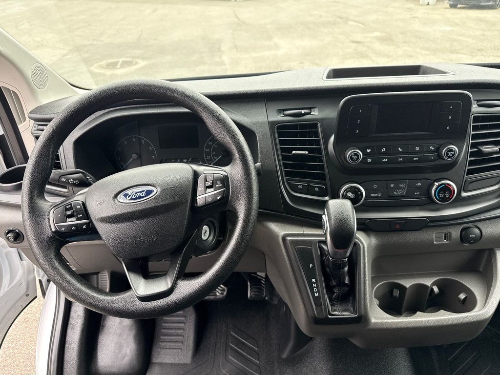 Ford Transit Cargo Van T-250 Low Roof 130' AWD 2023 à Repentigny, Québec - 15 - w1024h768px