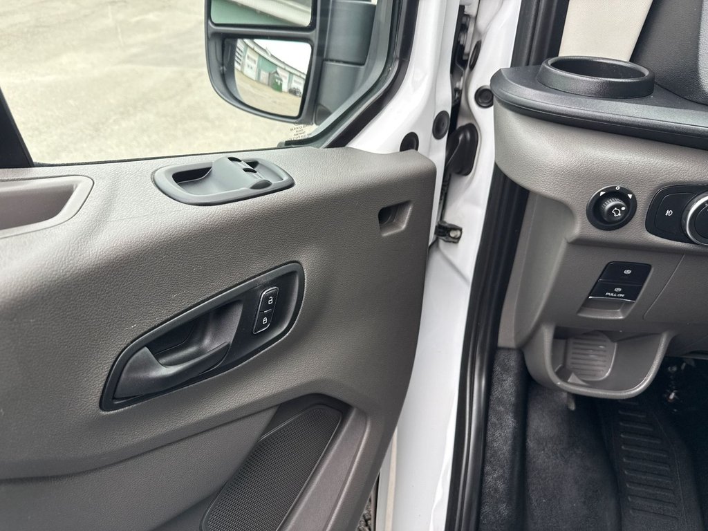 Ford Transit Cargo Van T-250 Low Roof 130' AWD 2023 à Repentigny, Québec - 18 - w1024h768px