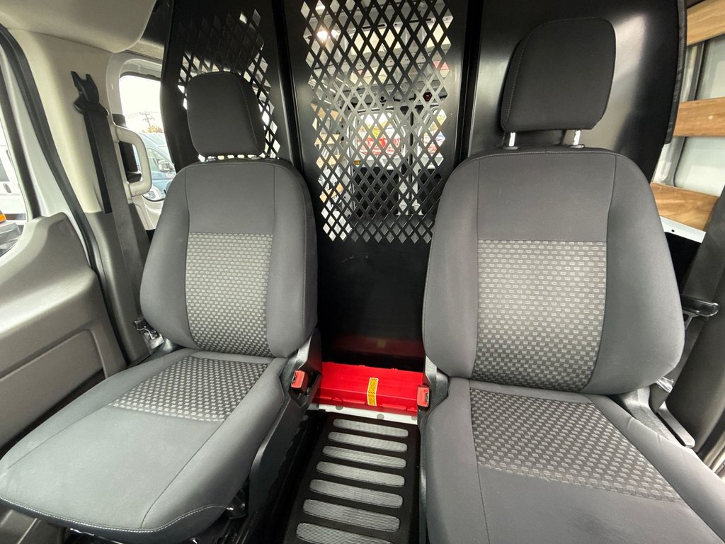 Ford Transit Cargo Van T-250 Low Roof 130' AWD 2023 à Repentigny, Québec - 14 - w1024h768px