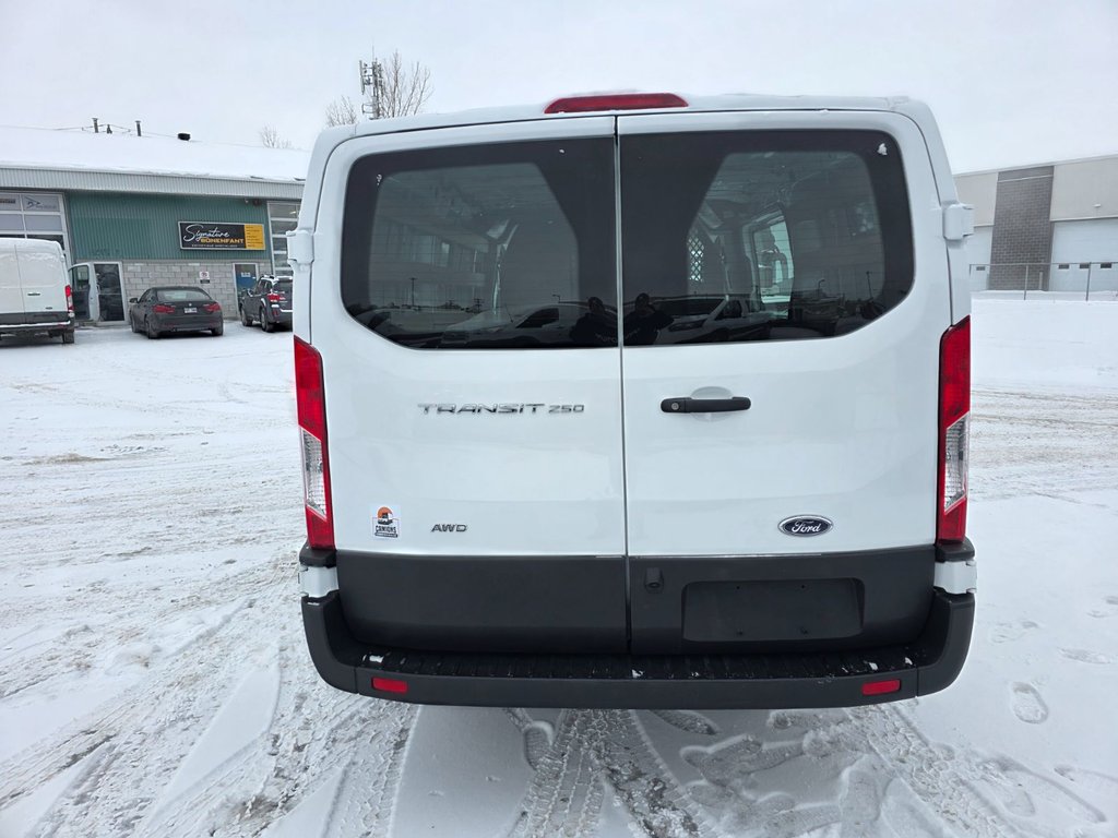 2023 Ford Transit Cargo Van T-250 Low Roof 130' AWD in Repentigny, Quebec - 5 - w1024h768px