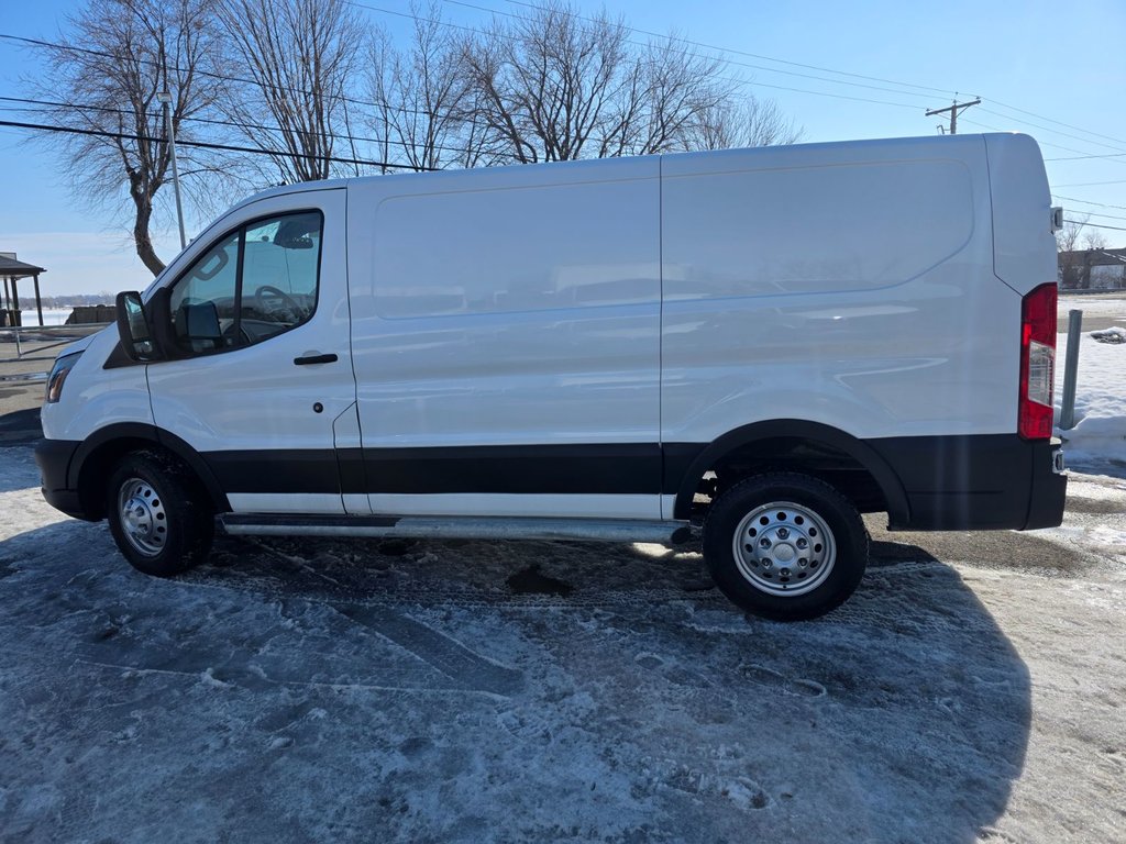 2023 Ford Transit Cargo Van T-250 Low Roof 130' AWD in Repentigny, Quebec - 8 - w1024h768px