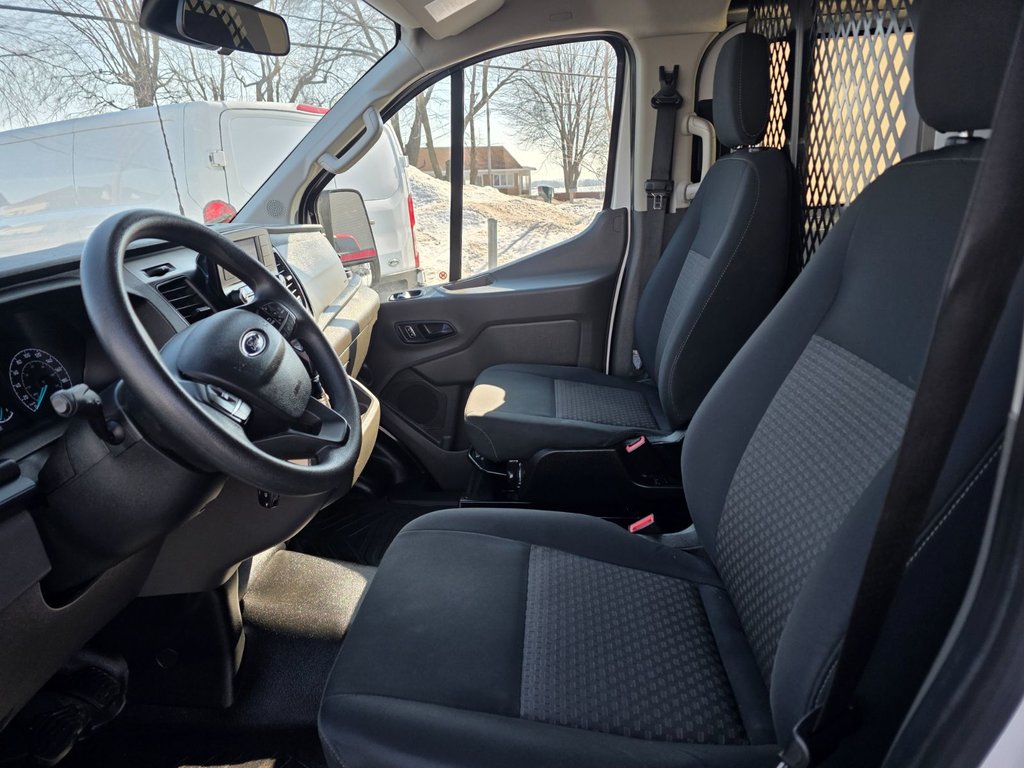 2023 Ford Transit Cargo Van T-250 Low Roof 130' AWD in Repentigny, Quebec - 13 - w1024h768px