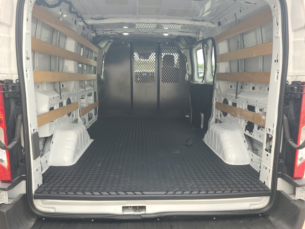 2023 Ford Transit Cargo Van T-250 Low Roof 130' in Repentigny, Quebec - 4 - w1024h768px