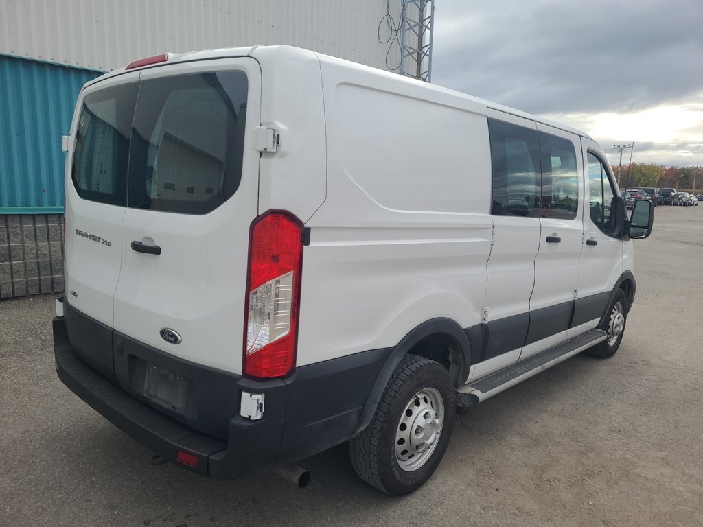 2023 Ford Transit Cargo Van T-250 Low Roof 130' in Repentigny, Quebec - 3 - w1024h768px