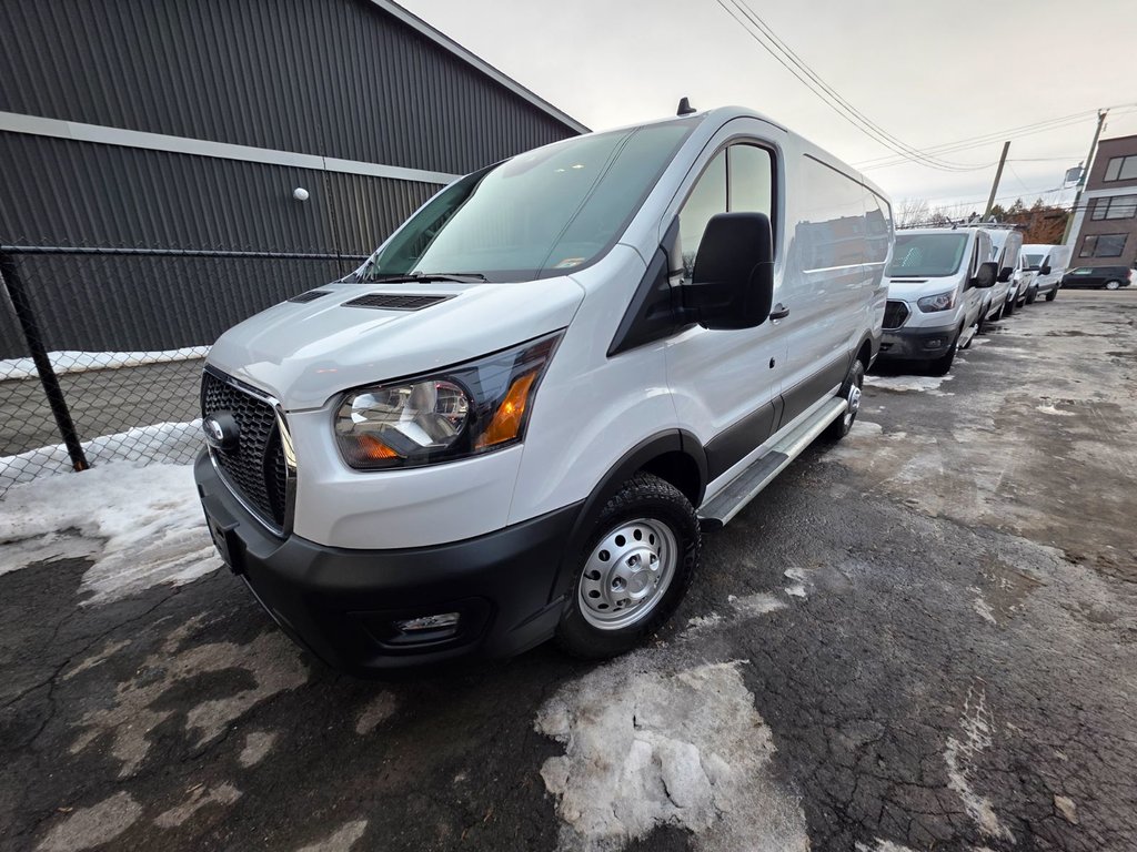2024 Ford Transit Cargo Van T-250 Low Roof 130' AWD in Repentigny, Quebec - 2 - w1024h768px