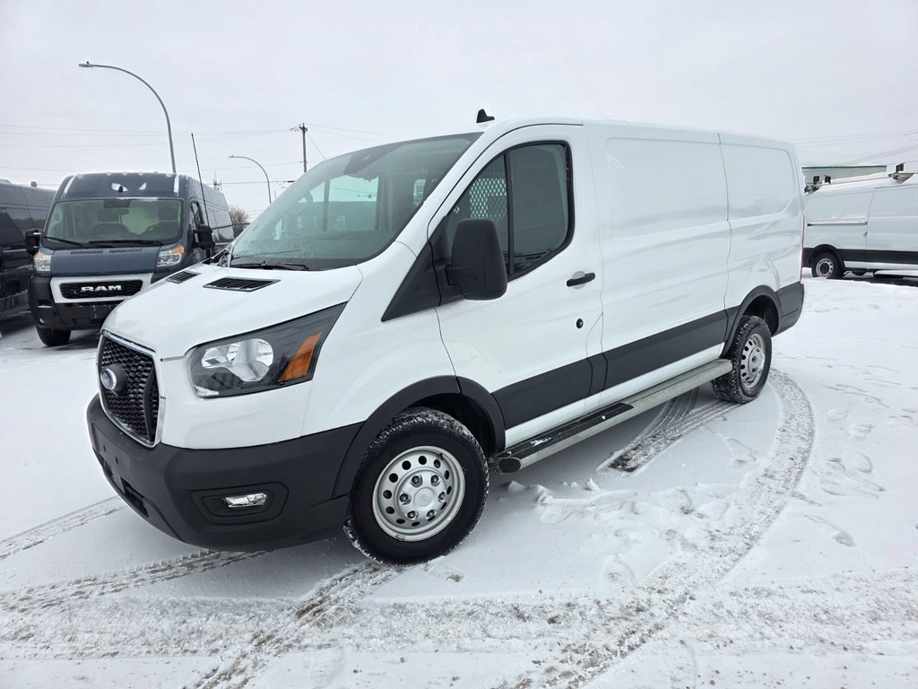 2024 Ford Transit Cargo Van T-250 Low Roof 130' AWD in Repentigny, Quebec - 9 - w1024h768px