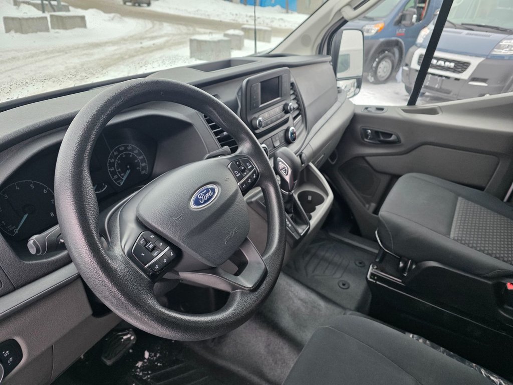 2024 Ford Transit Cargo Van T-250 Low Roof 130' AWD in Repentigny, Quebec - 14 - w1024h768px