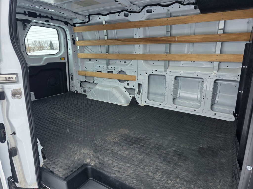 2024 Ford Transit Cargo Van T-250 Low Roof 130' AWD in Repentigny, Quebec - 10 - w1024h768px