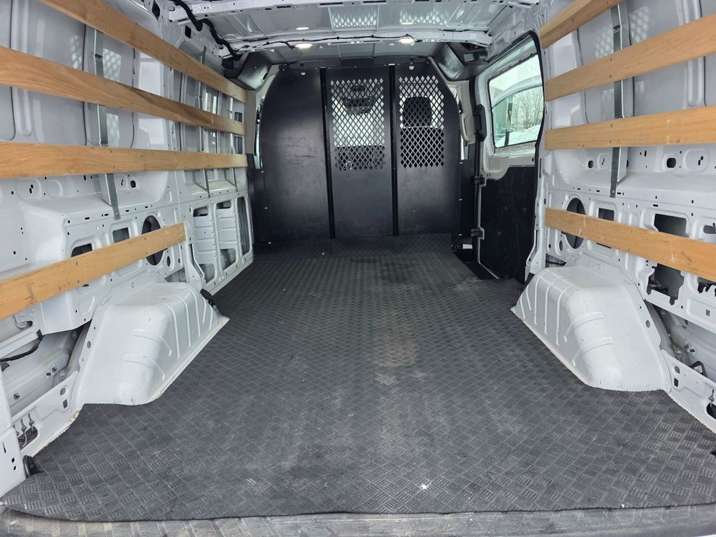 2024 Ford Transit Cargo Van T-250 Low Roof 130' AWD in Repentigny, Quebec - 11 - w1024h768px