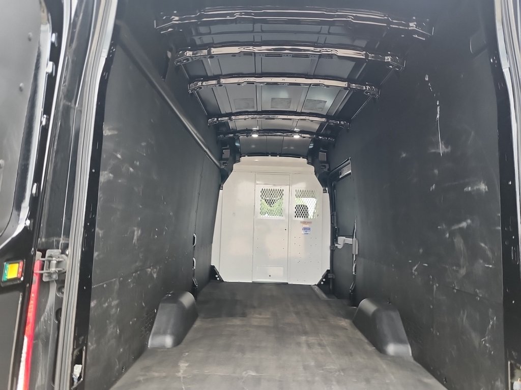Ford Transit Cargo Van T-250 High Roof 148' 2024 à Repentigny, Québec - 4 - w1024h768px