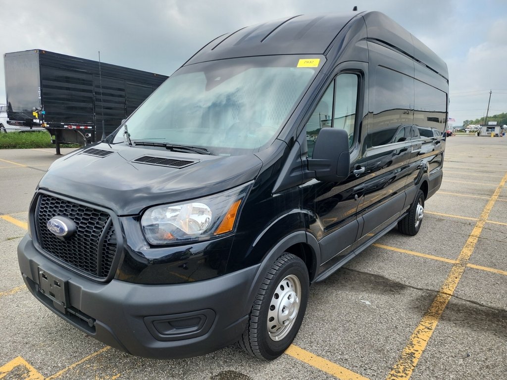 Ford Transit Cargo Van T-250 High Roof 148' 2024 à Repentigny, Québec - 1 - w1024h768px