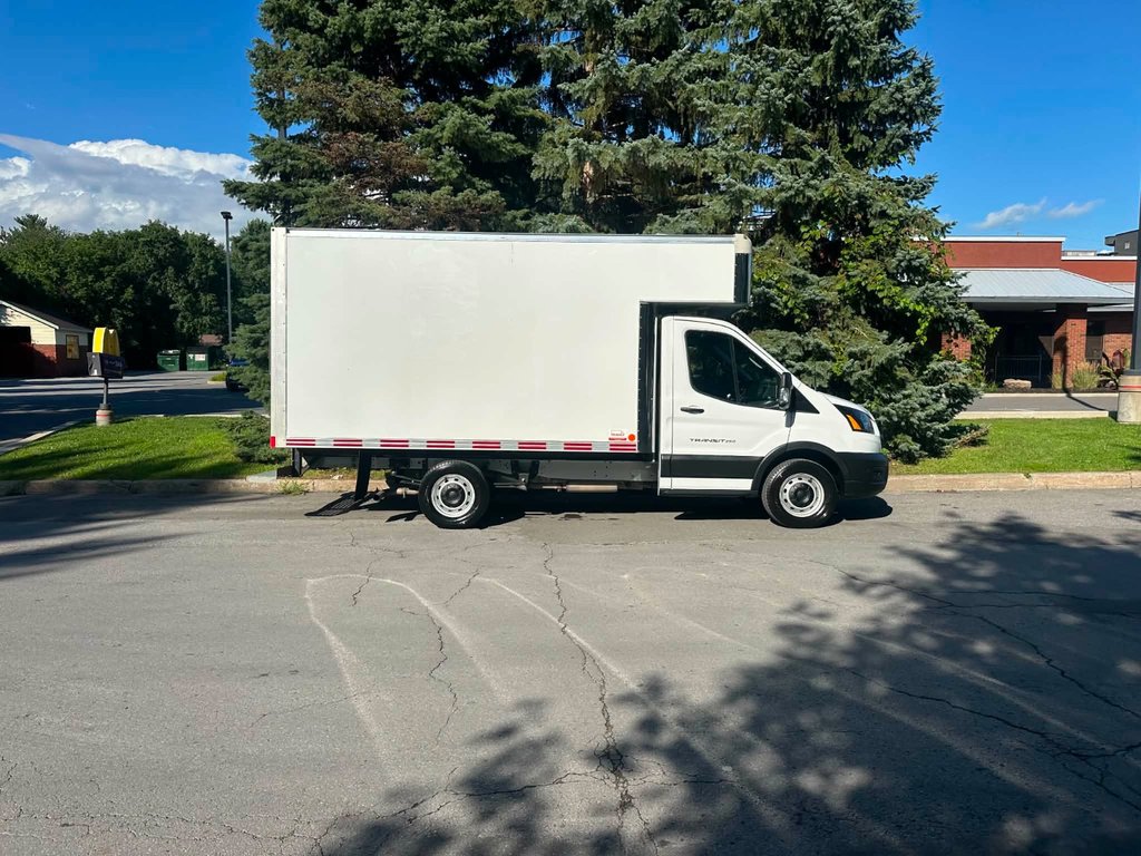 Ford Transit Chassis Cab T-250 Cube 12' 2023 à Repentigny, Québec - 4 - w1024h768px