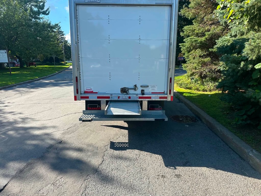 Ford Transit Chassis Cab T-250 Cube 12' 2023 à Repentigny, Québec - 14 - w1024h768px