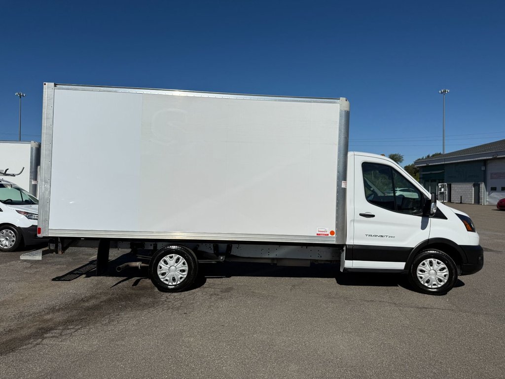 Ford TRANSIT CUTAWAY TRANSIT CUBE 14 PIEDS 12 PIEDS 2023 à Repentigny, Québec - 5 - w1024h768px