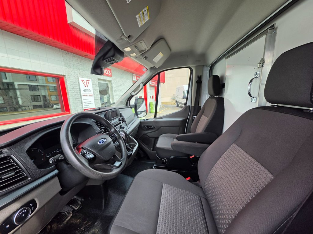 2023 Ford Transit Cutaway T-350 Cube 14' PIEDS in Repentigny, Quebec - 10 - w1024h768px
