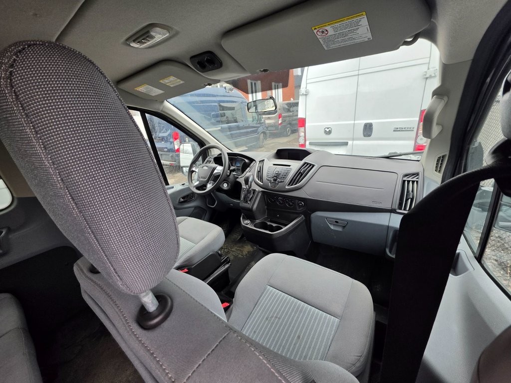 2018 Ford Transit Passenger Wagon T-150 Wagon Low Roof 130' in Repentigny, Quebec - 3 - w1024h768px