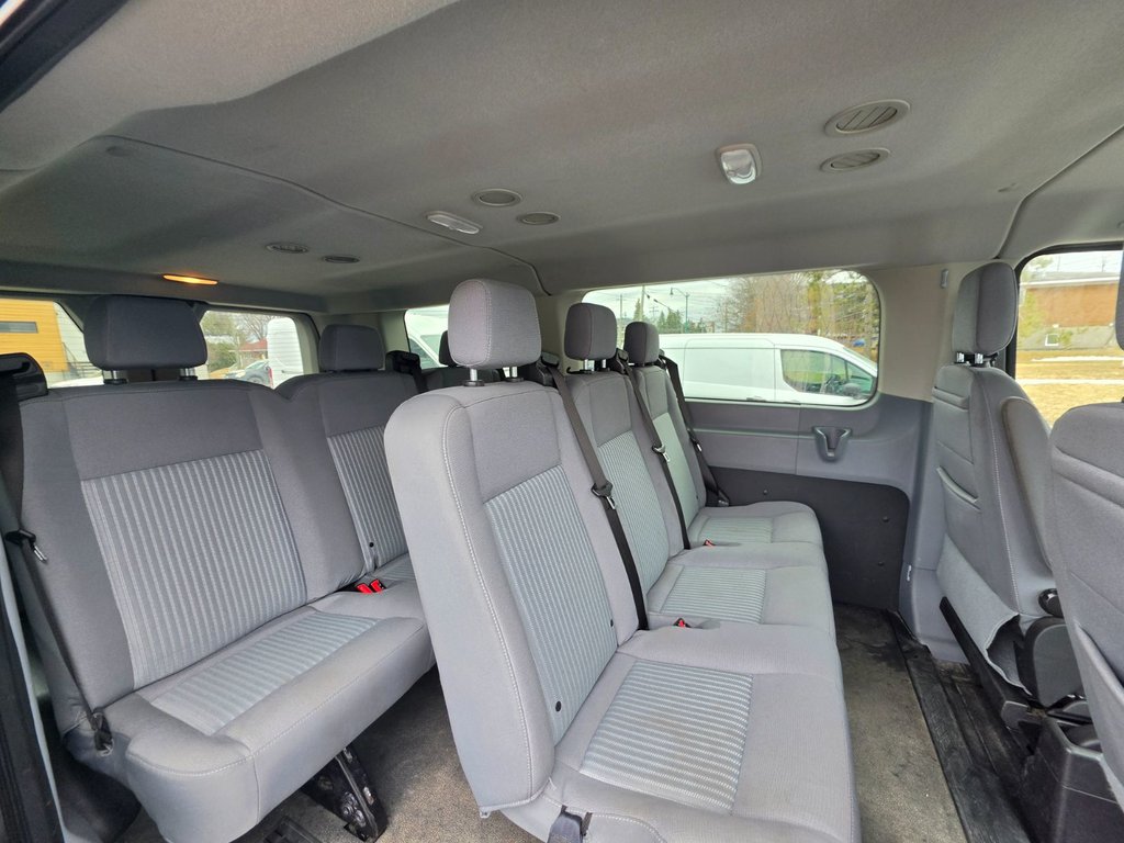 2018 Ford Transit Passenger Wagon T-150 Wagon Low Roof 130' in Repentigny, Quebec - 2 - w1024h768px