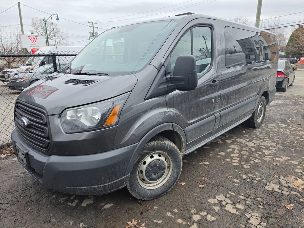 2018 Ford Transit Passenger Wagon T-150 Wagon Low Roof 130' in Repentigny, Quebec - 1 - w1024h768px