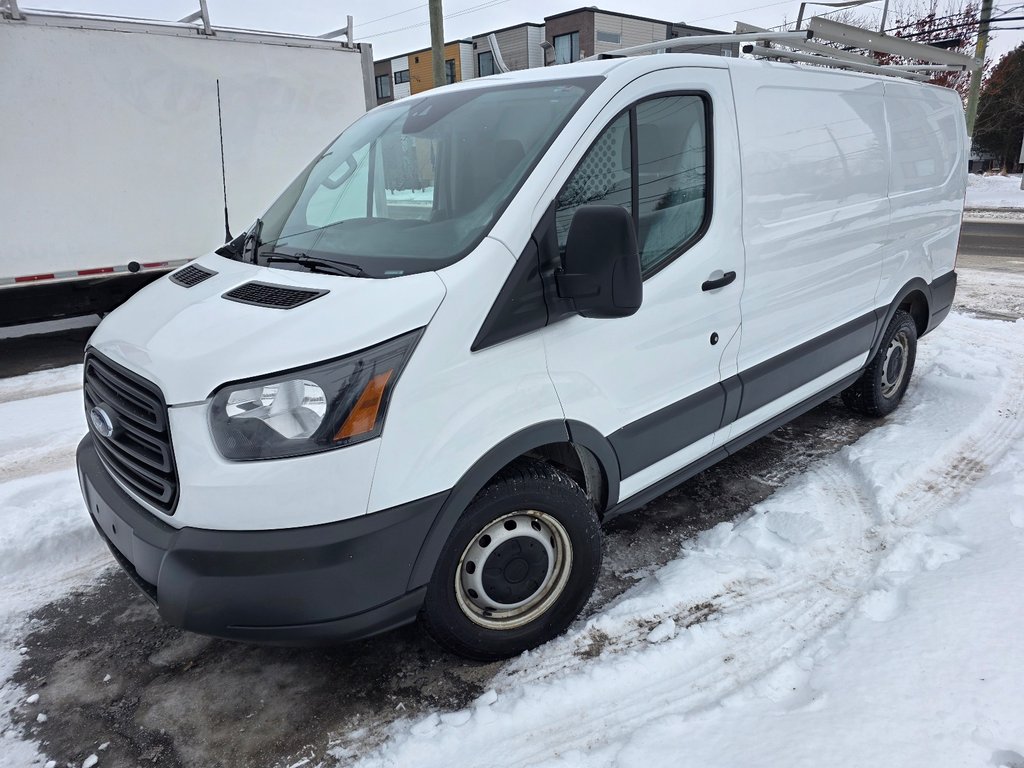 Ford Transit Cargo Van T-250 Low Roof 148' 2018 à Repentigny, Québec - 2 - w1024h768px