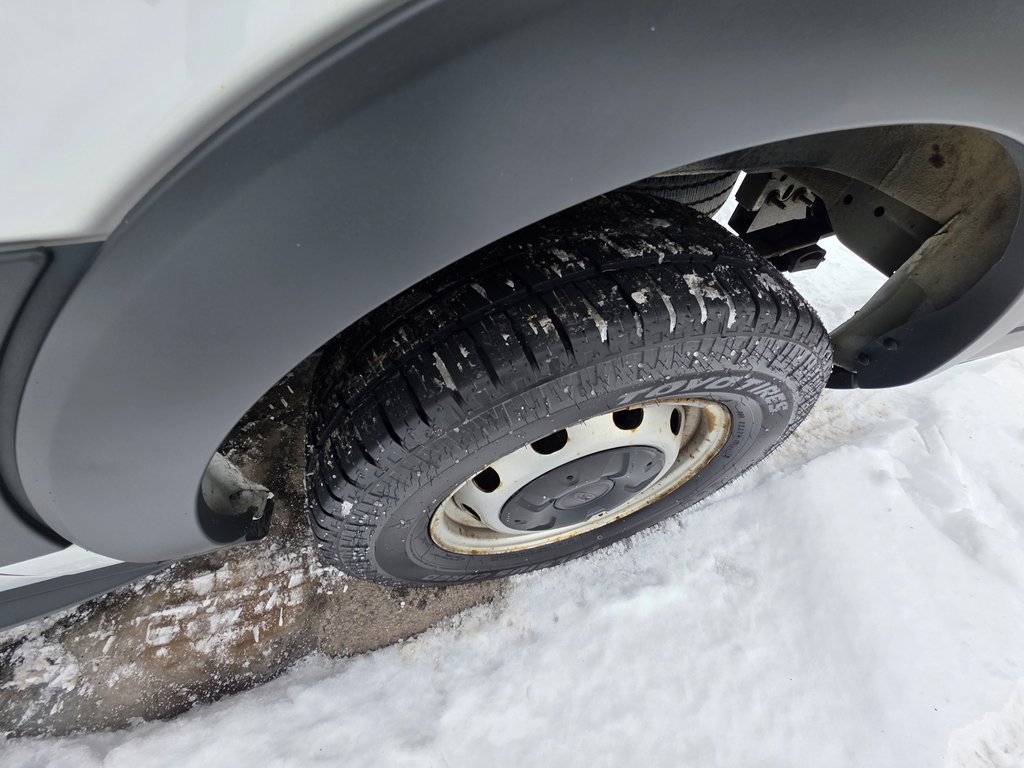 Ford Transit Cargo Van T-250 Low Roof 148' 2018 à Repentigny, Québec - 11 - w1024h768px