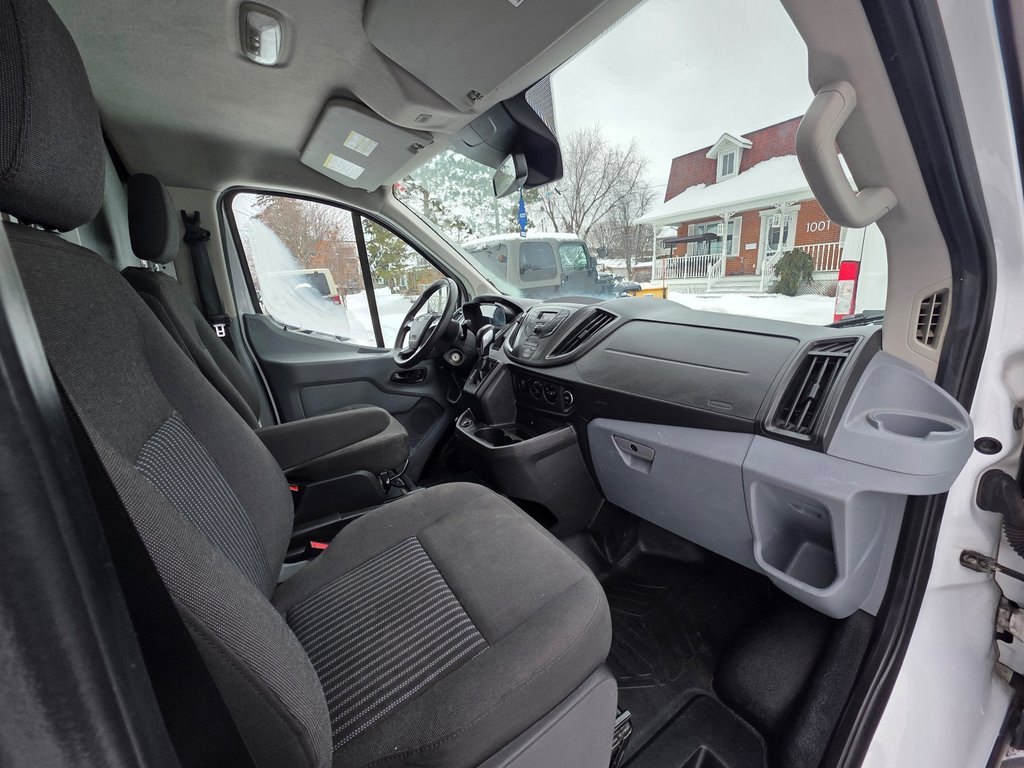 Ford Transit Cargo Van T-250 Low Roof 148' 2018 à Repentigny, Québec - 14 - w1024h768px