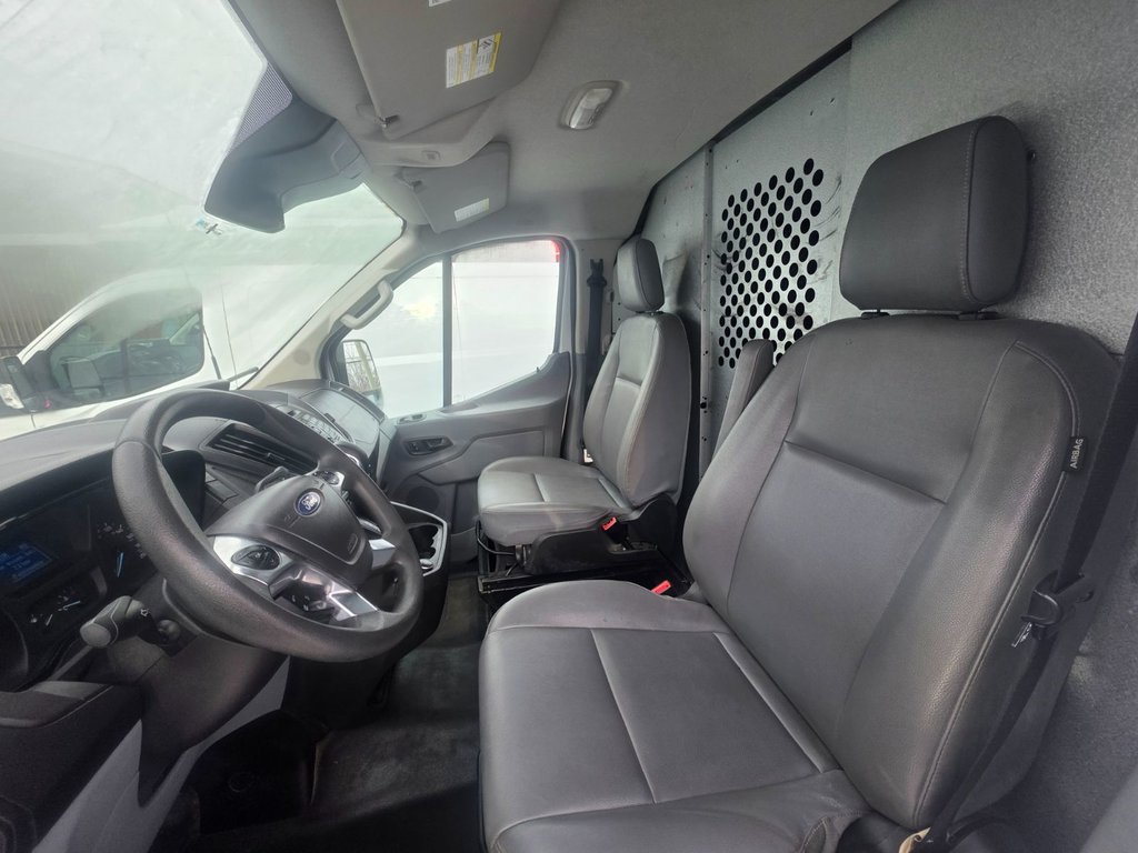 2018 Ford Transit Cargo Van T-150 Low Roof 130' in Repentigny, Quebec - 13 - w1024h768px