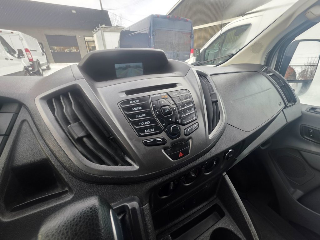 2018 Ford Transit Cargo Van T-150 Low Roof 130' in Repentigny, Quebec - 14 - w1024h768px