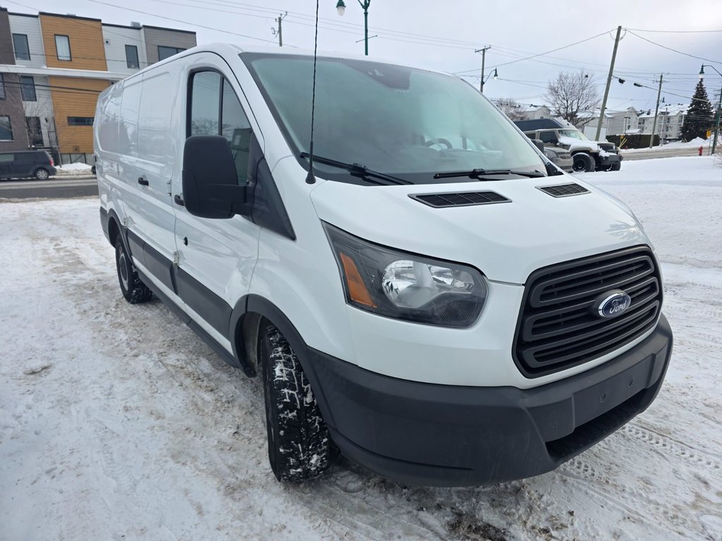 2018 Ford Transit Cargo Van T-150 Low Roof 130' in Repentigny, Quebec - 9 - w1024h768px