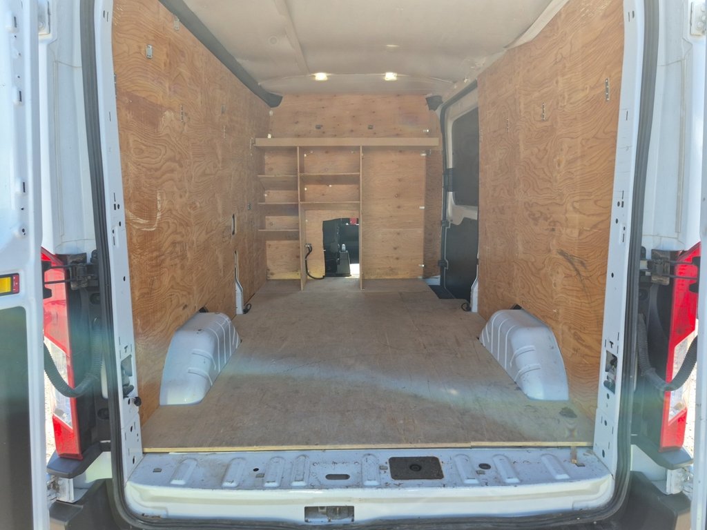 2018 Ford Transit Van T-250 Medium Roof 148' in Repentigny, Quebec - 4 - w1024h768px