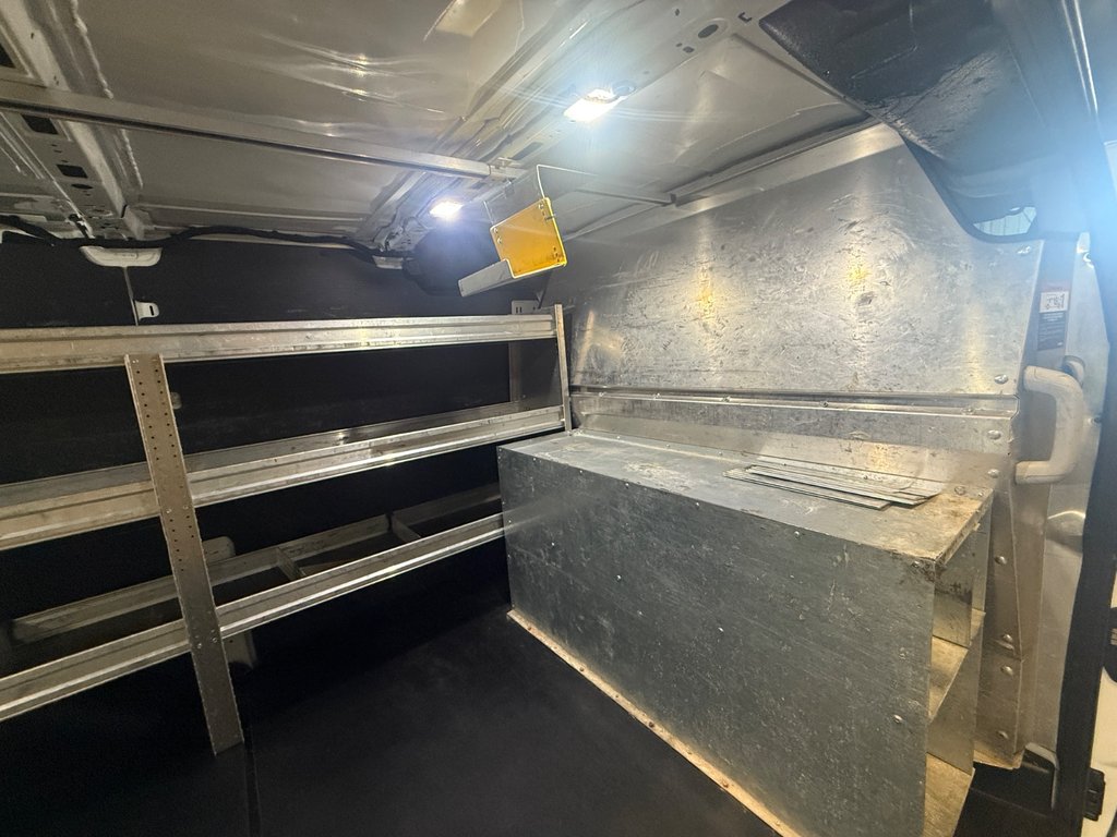 Ford Transit Van T-150 Low Roof 130' 2019 à Saint-Sulpice, Québec - 12 - w1024h768px