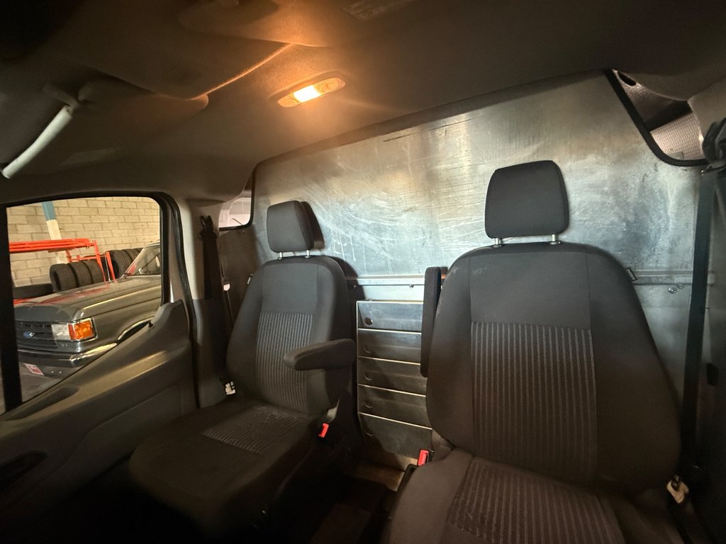Ford Transit Van T-150 Low Roof 130' 2019 à Saint-Sulpice, Québec - 14 - w1024h768px