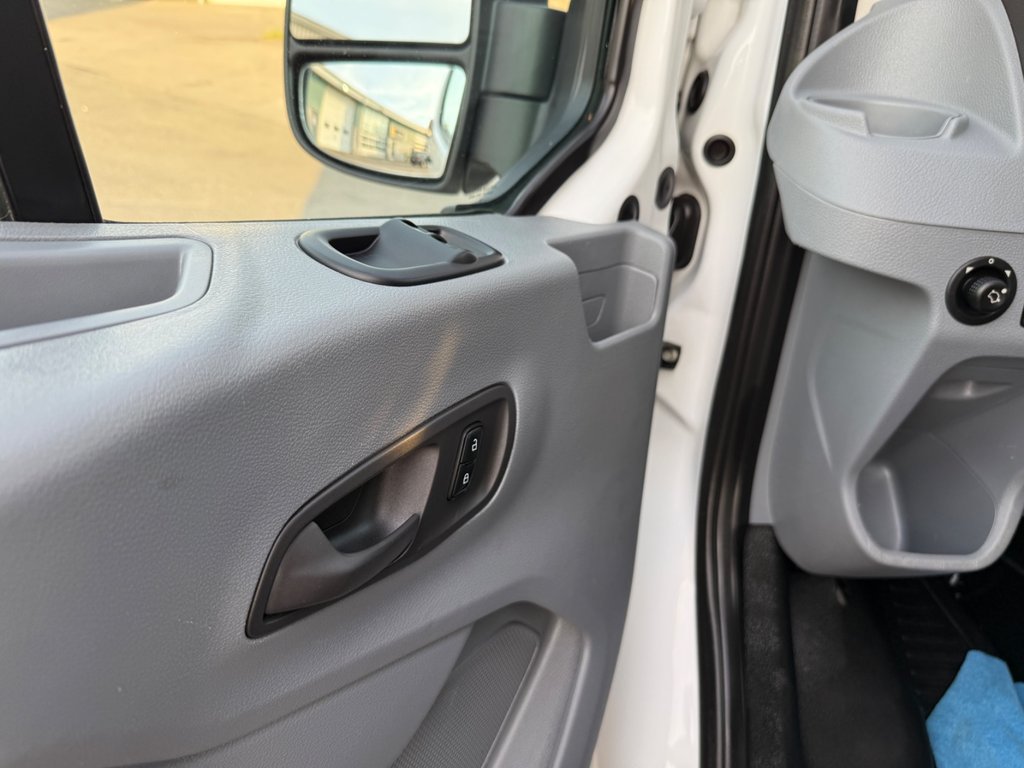 2019 Ford Transit Van T-150 Low Roof 130' in Saint-Sulpice, Quebec - 20 - w1024h768px