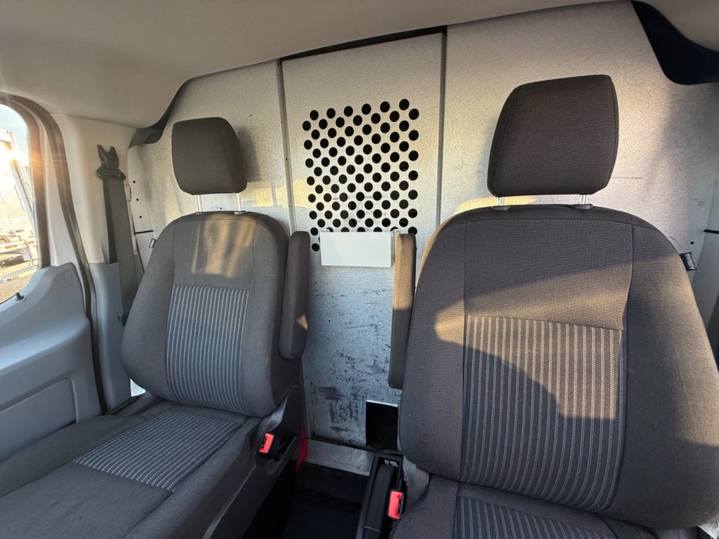 2019 Ford Transit Van T-150 Low Roof 130' in Saint-Sulpice, Quebec - 16 - w1024h768px